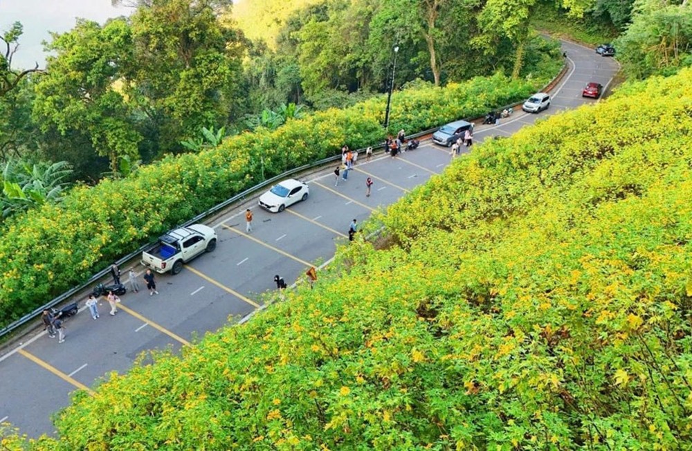 “Khuấy động” thị trường du lịch cuối năm ảnh 1