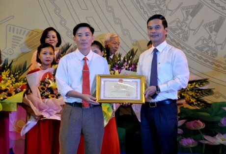 Yên Bái gặp mặt kỷ niệm 35 năm Ngày nhà giáo Việt Nam ảnh 4 Yên Bái gặp mặt kỷ niệm 35 năm Ngày nhà giáo Việt Nam ảnh 4