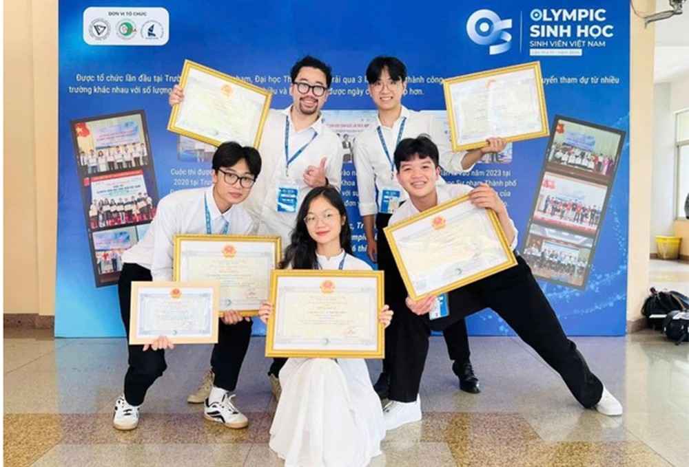 "Nữ sinh công nghệ" vươn lên từ bản làng ảnh 1 "Nữ sinh công nghệ" vươn lên từ bản làng ảnh 1