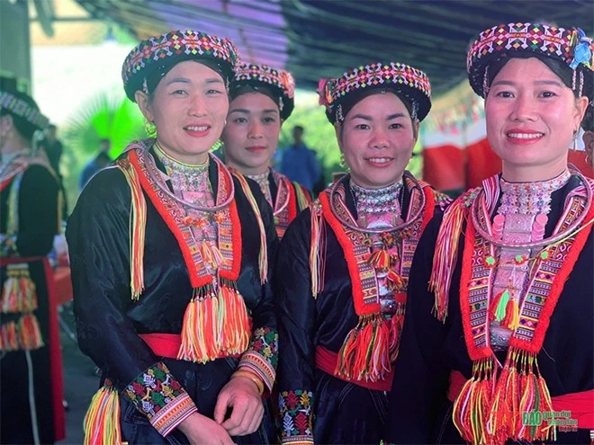 Đặc sắc đám cưới người Dao đỏ ở Khai Trung ảnh 4