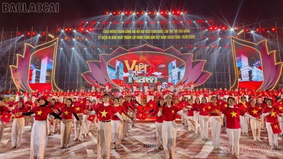 Tổng duyệt Chương trình nghệ thuật "Tự hào tiến bước dưới cờ Đảng quang vinh"