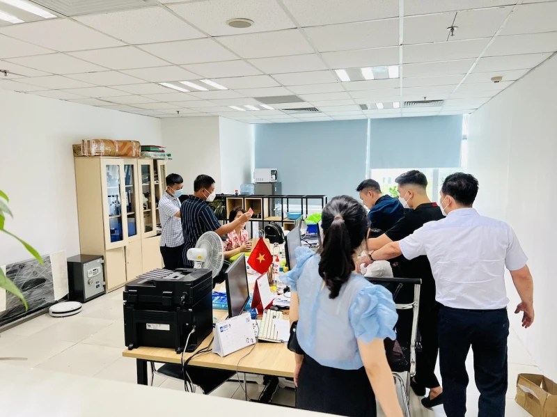 Triệt phá đường dây hoạt động cho vay lãi nặng qua ứng dụng điện thoại di động trên địa bàn toàn quốc -0