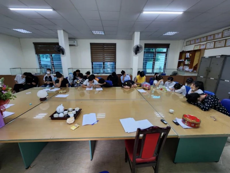 Triệt phá đường dây hoạt động cho vay lãi nặng qua ứng dụng điện thoại di động trên địa bàn toàn quốc -0