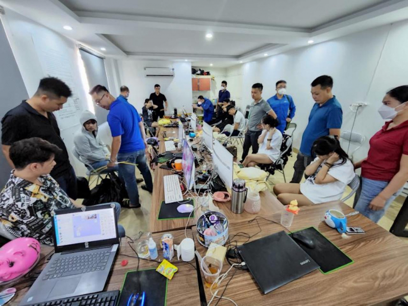 Xóa sổ đường dây cho vay lãi nặng qua app, hoạt động xuyên biên giới ảnh 2 Triệt phá đường dây hoạt động cho vay lãi nặng qua ứng dụng điện thoại di động trên địa bàn toàn quốc -0