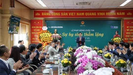 Tôn vinh các tấm gương thầy thuốc trong cuộc thi "Sự hy sinh thầm lặng"