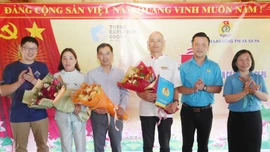 Liên đoàn Lao động thị xã Sa Pa kết nạp 196 đoàn viên công đoàn mới