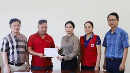Lãnh đạo huyện Bát Xát thăm hỏi gia đình nạn nhân tử vong do thiên tai