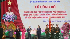 Chủ tịch Quốc hội dự Lễ công bố huyện Văn Yên đạt chuẩn nông thôn mới