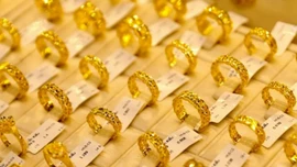 Giá vàng hôm nay (trưa 18/1): Giá vàng nhẫn cao bằng giá vàng miếng