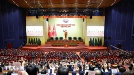 Thông qua Nghị quyết Đại hội đại biểu toàn quốc lần thứ XIV của Đảng