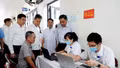 Đồng chí Hoàng Giang – Phó Bí thư Thường trực Tỉnh ủy, Chủ tịch Hội đồng Nhân dân tỉnh kiểm tra công tác khám sức khỏe định kỳ cho người dân tại xã Mậu A