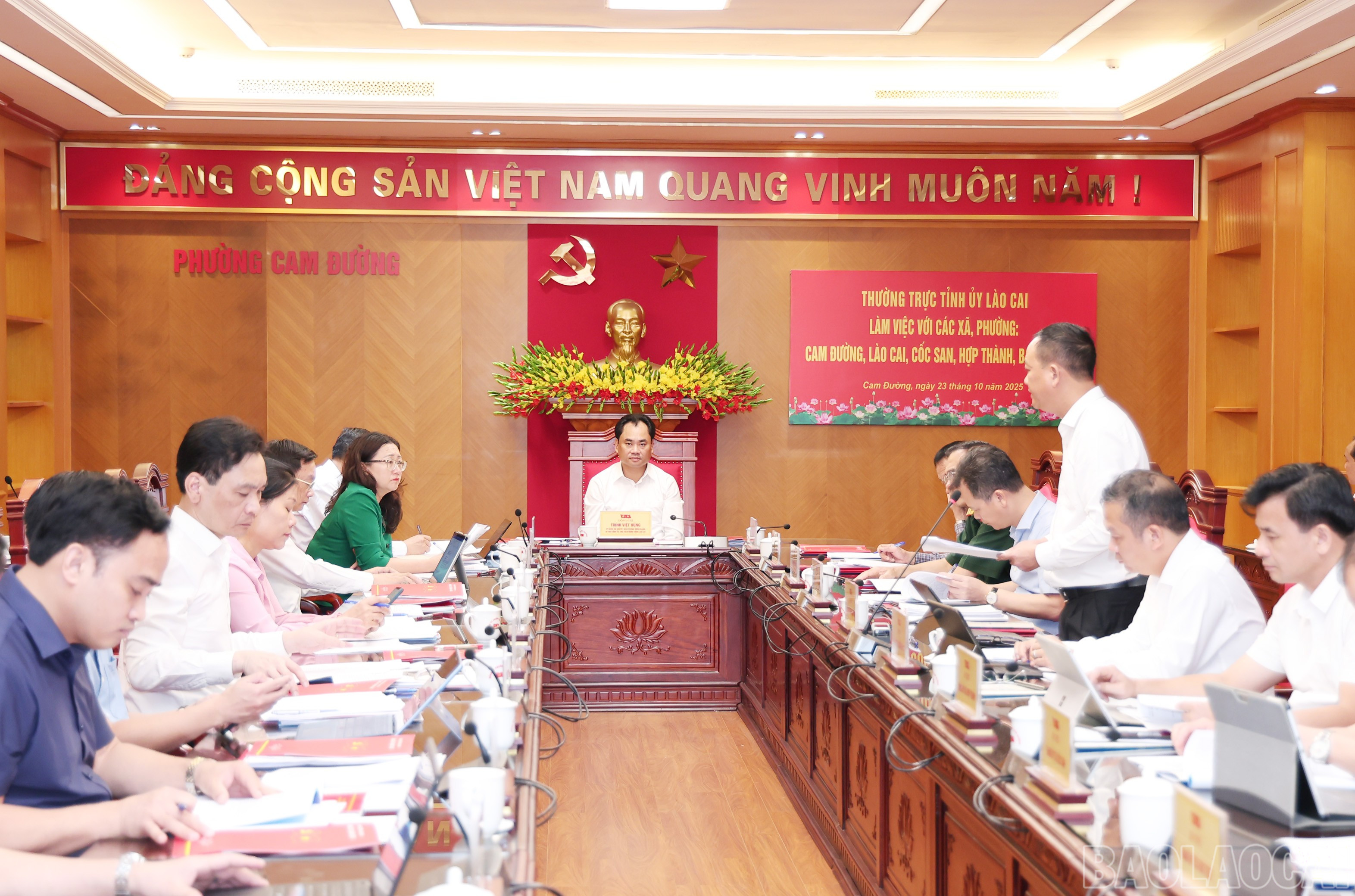 Quang cảnh buổi làm việc. baolaocai-br_img-8735.jpg