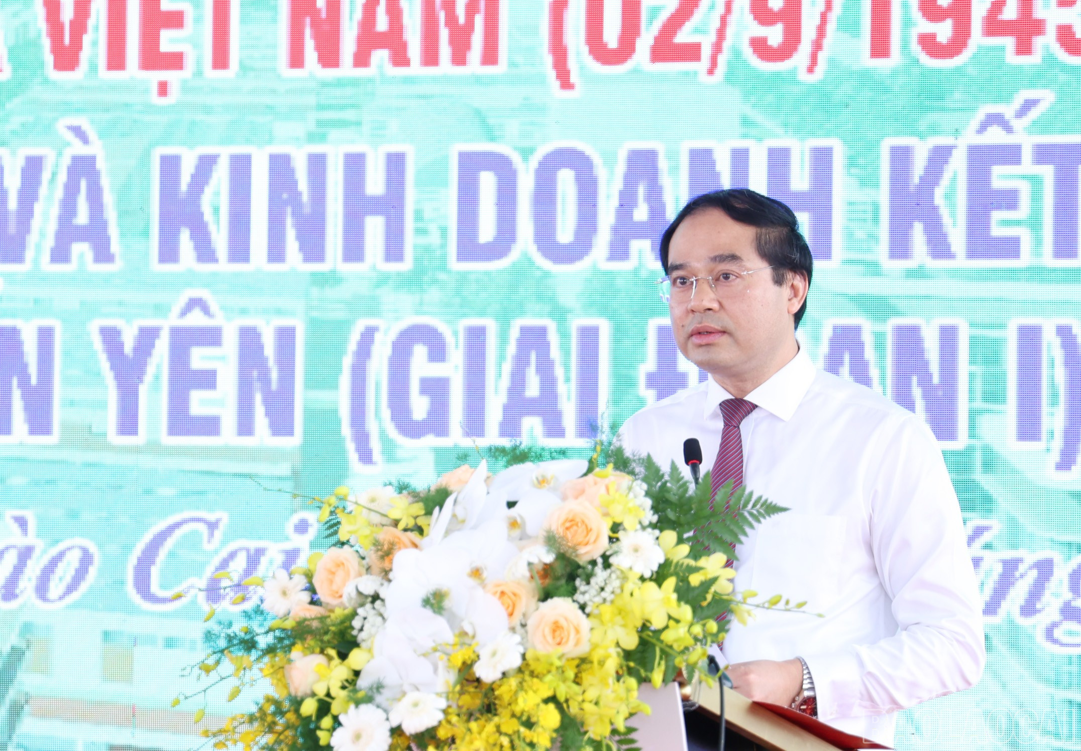 Đồng chí Trịnh Xuân Trường - Bí thư Tỉnh ủy, Chủ tịch HĐND tỉnh phát biểu tại buổi lễ. baolaocai-br_img-9710.jpg