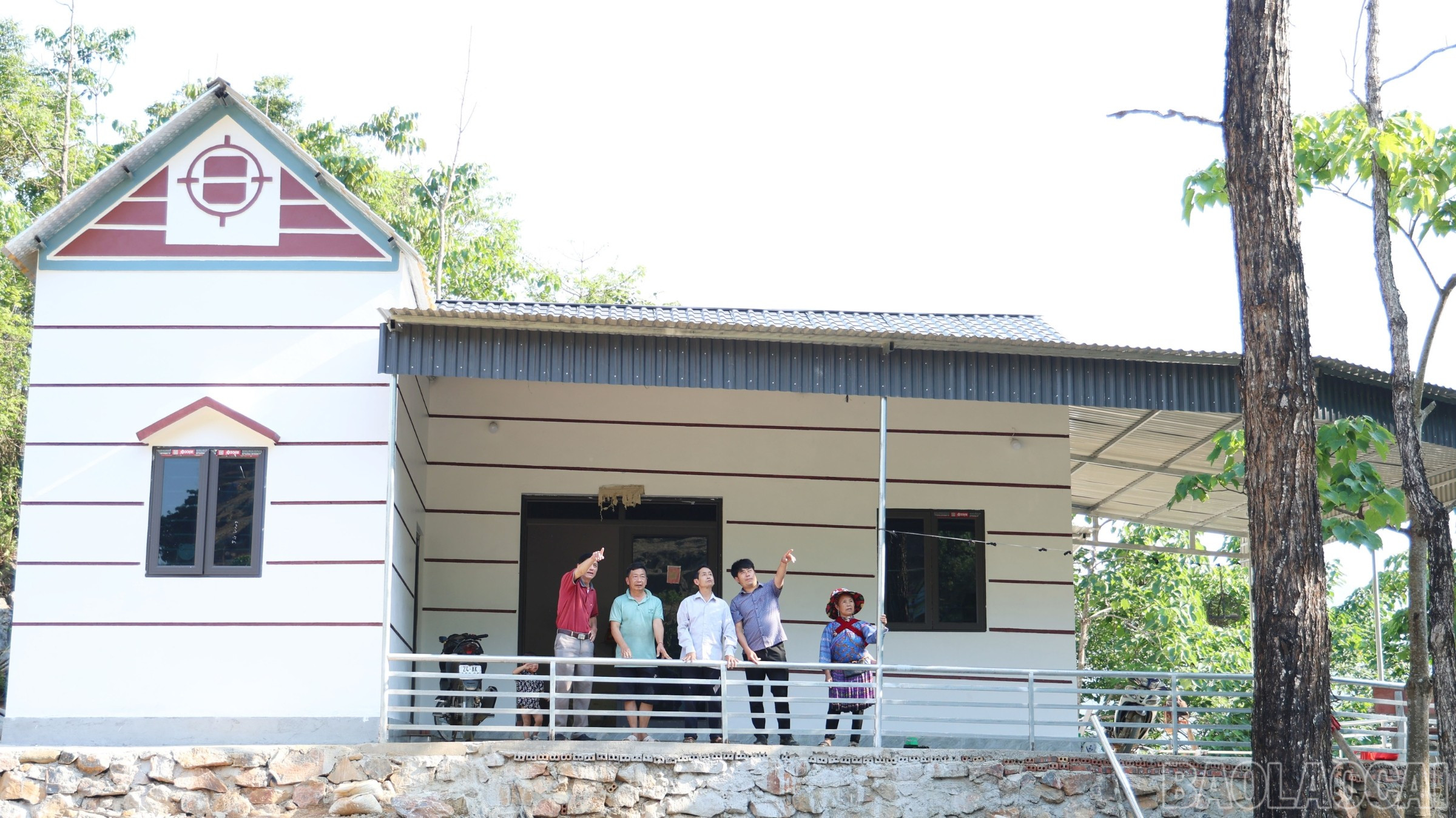 Si Ma Cai là huyện đầu tiên của tỉnh và của cả nước hoàn thành chương trình xóa nhà tạm, nhà dột nát. baolaocai-br_loi-bac-day-3.jpg