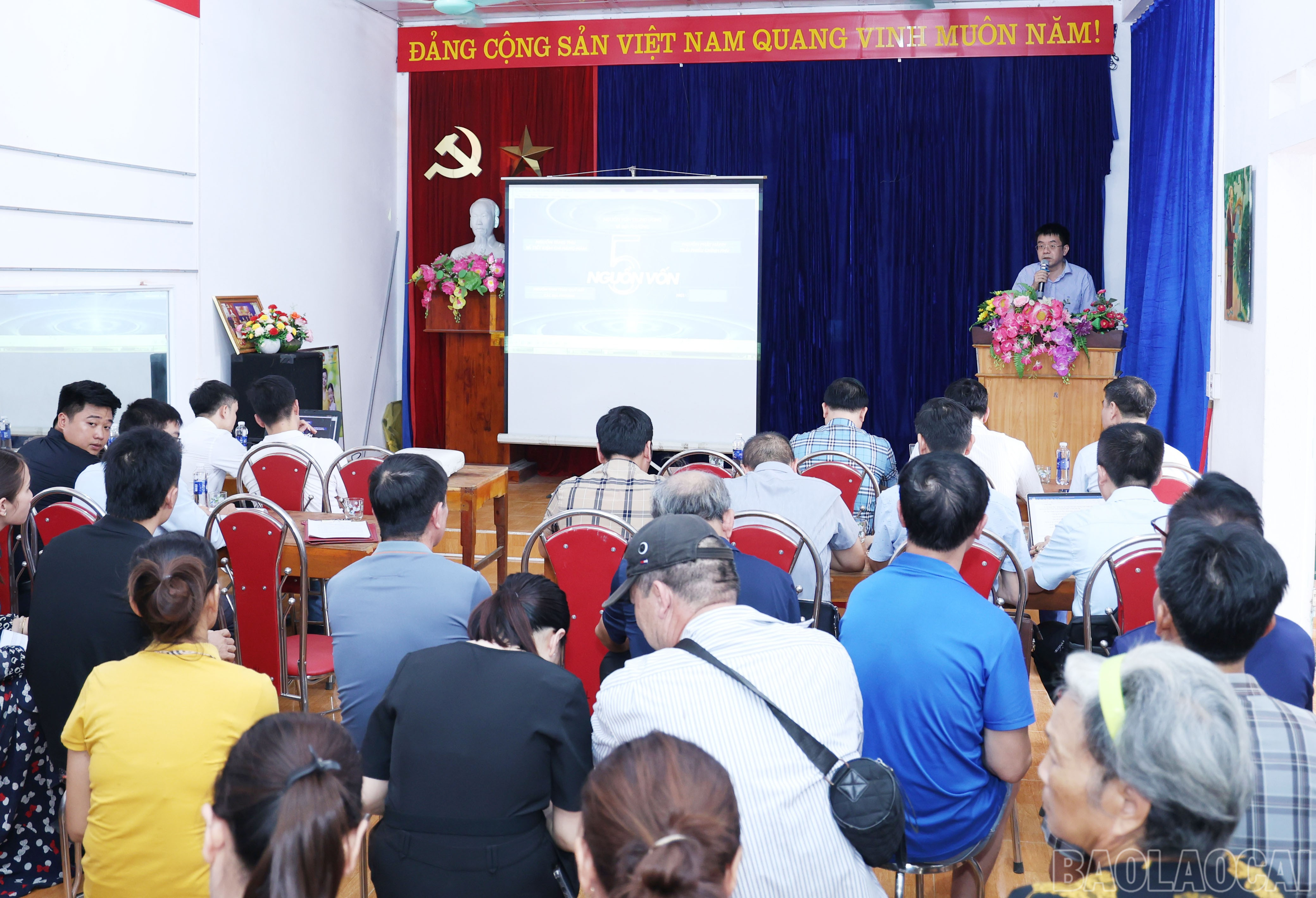 Quang cảnh buổi công bố kế hoạch triển khai dự án. baolaocai-br_6779.jpg