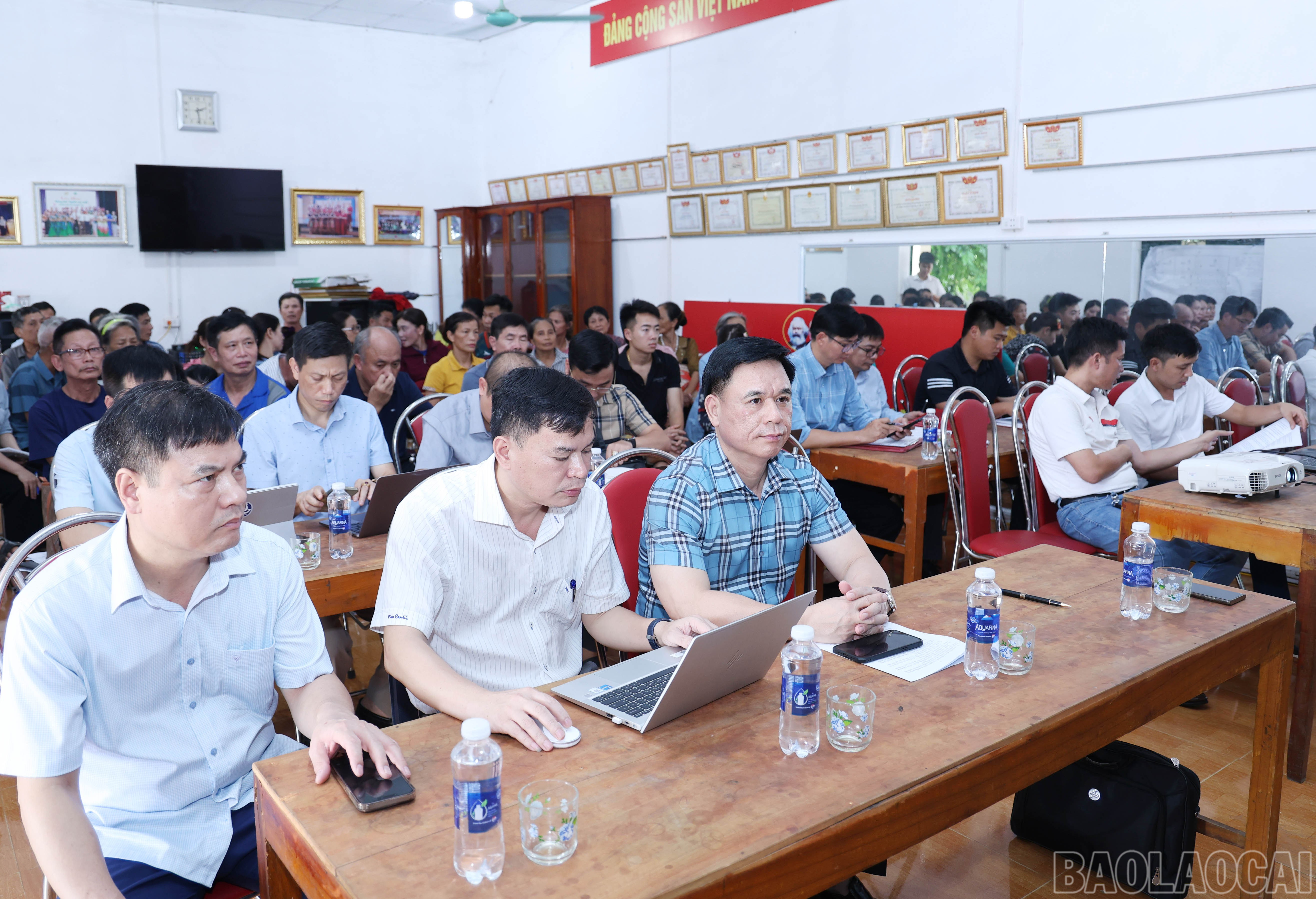 Đại biểu dự buổi công bố. baolaocai-br_6788.jpg