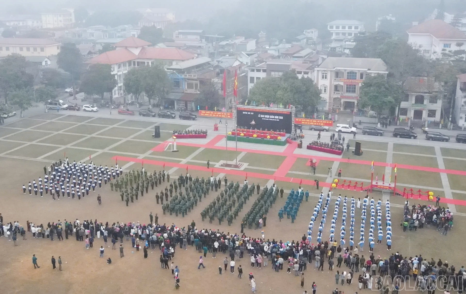 Quang cảnh Lễ giao nhận quân tại huyện Bát Xát.