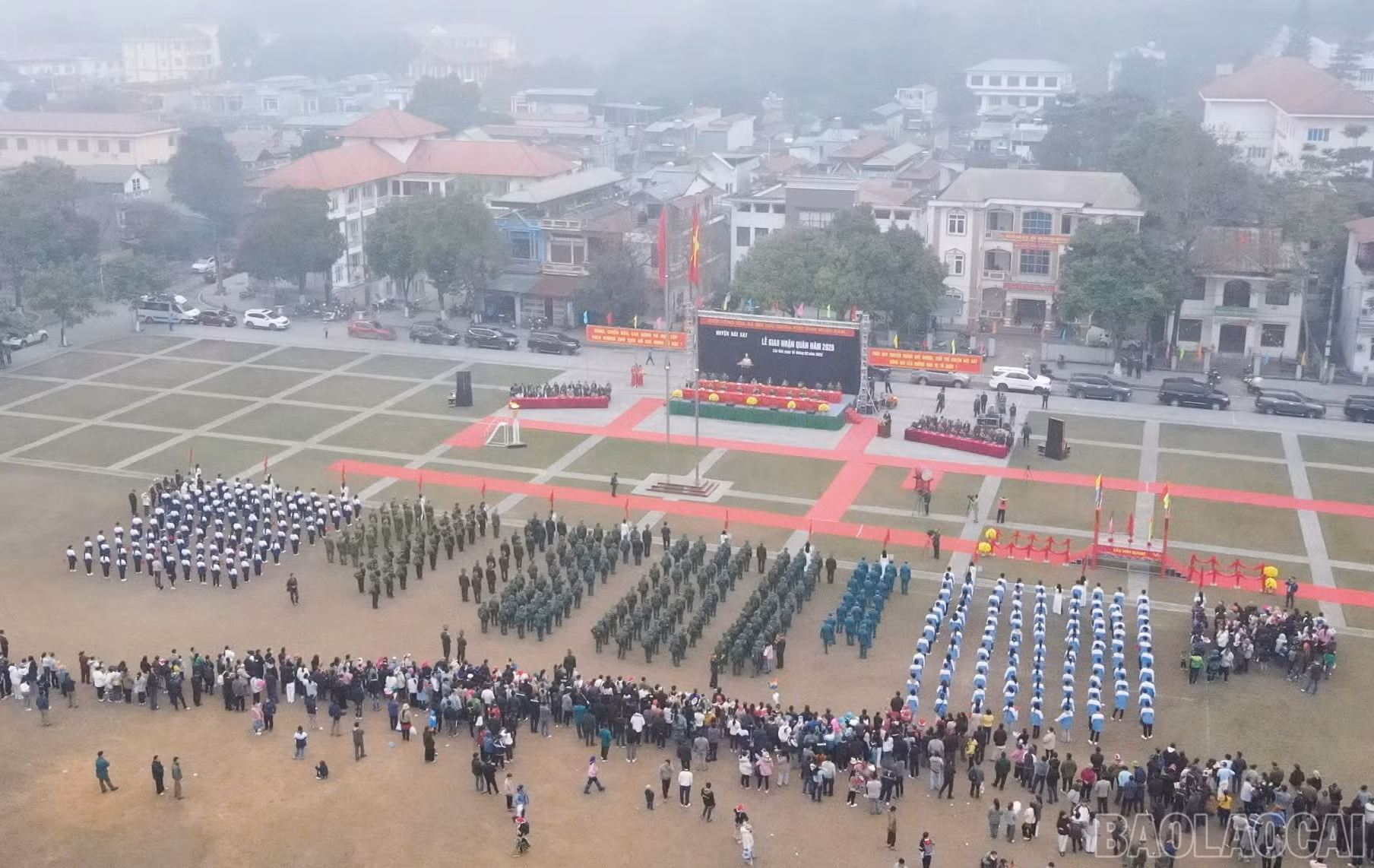 Quang cảnh Lễ giao nhận quân tại huyện Bát Xát.