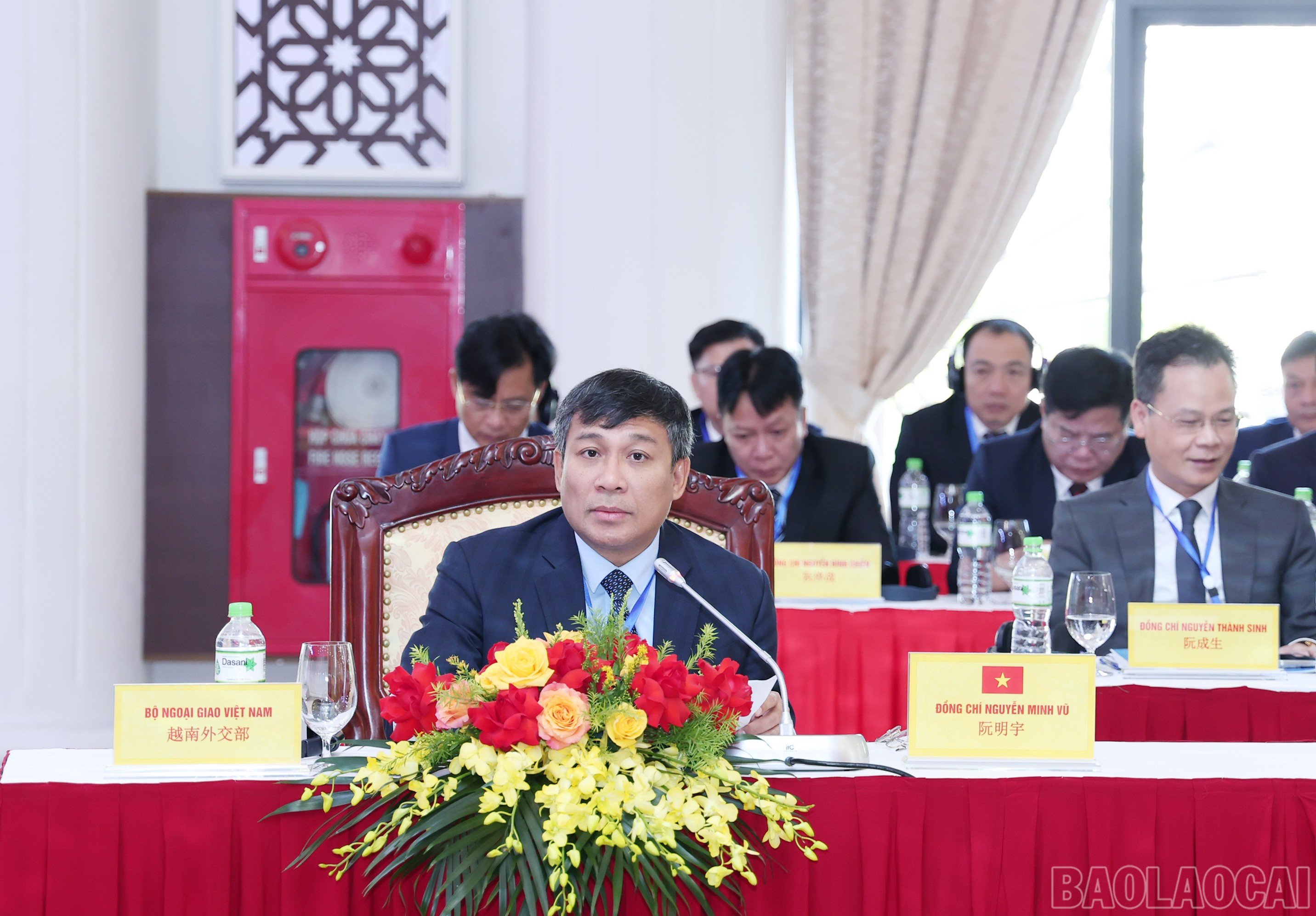 Thứ trưởng Thường trực Bộ Ngoại giao Nguyễn Minh Vũ phát biểu tại hội nghị. baolaocai-br_img-9021.jpg
