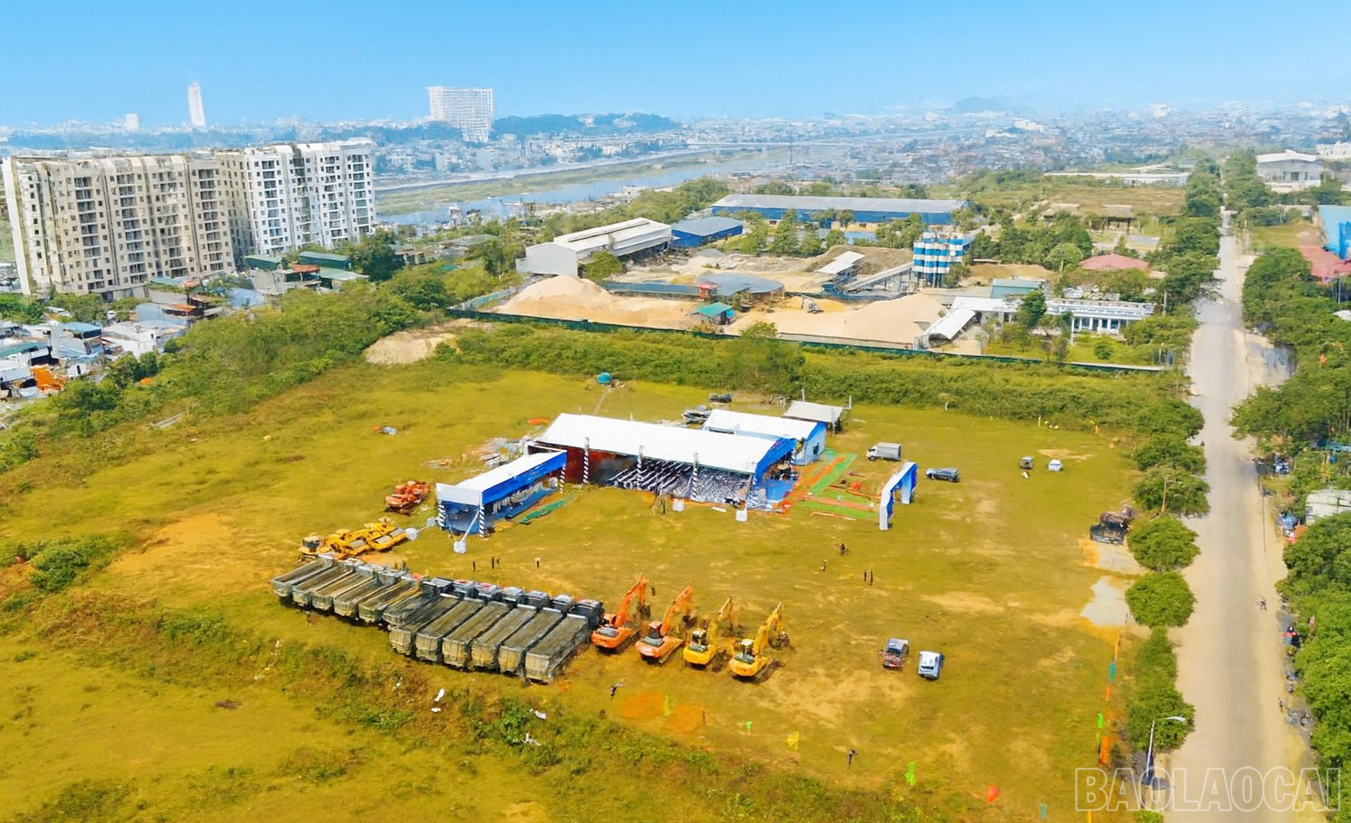 ការដ្ឋានសាងសង់ខ្សែរថភ្លើងឡាវកាយ - ហាណូយ - ហៃផុង មានទីតាំងនៅសង្កាត់ឡាវកាយ។ baolaocai-br_667.jpg