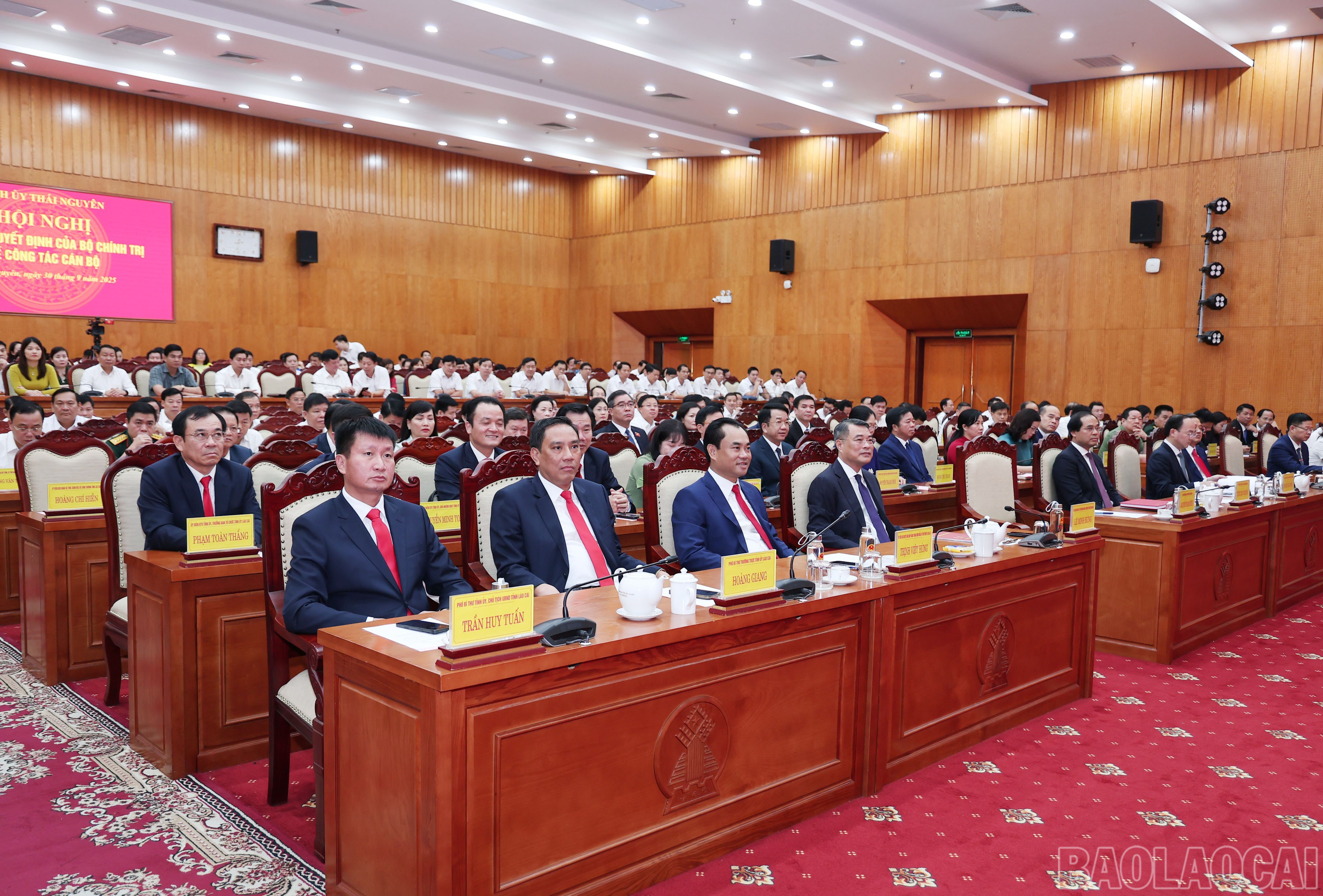 Đại biểu dự hội nghị. baolaocai-br_img-3451.jpg