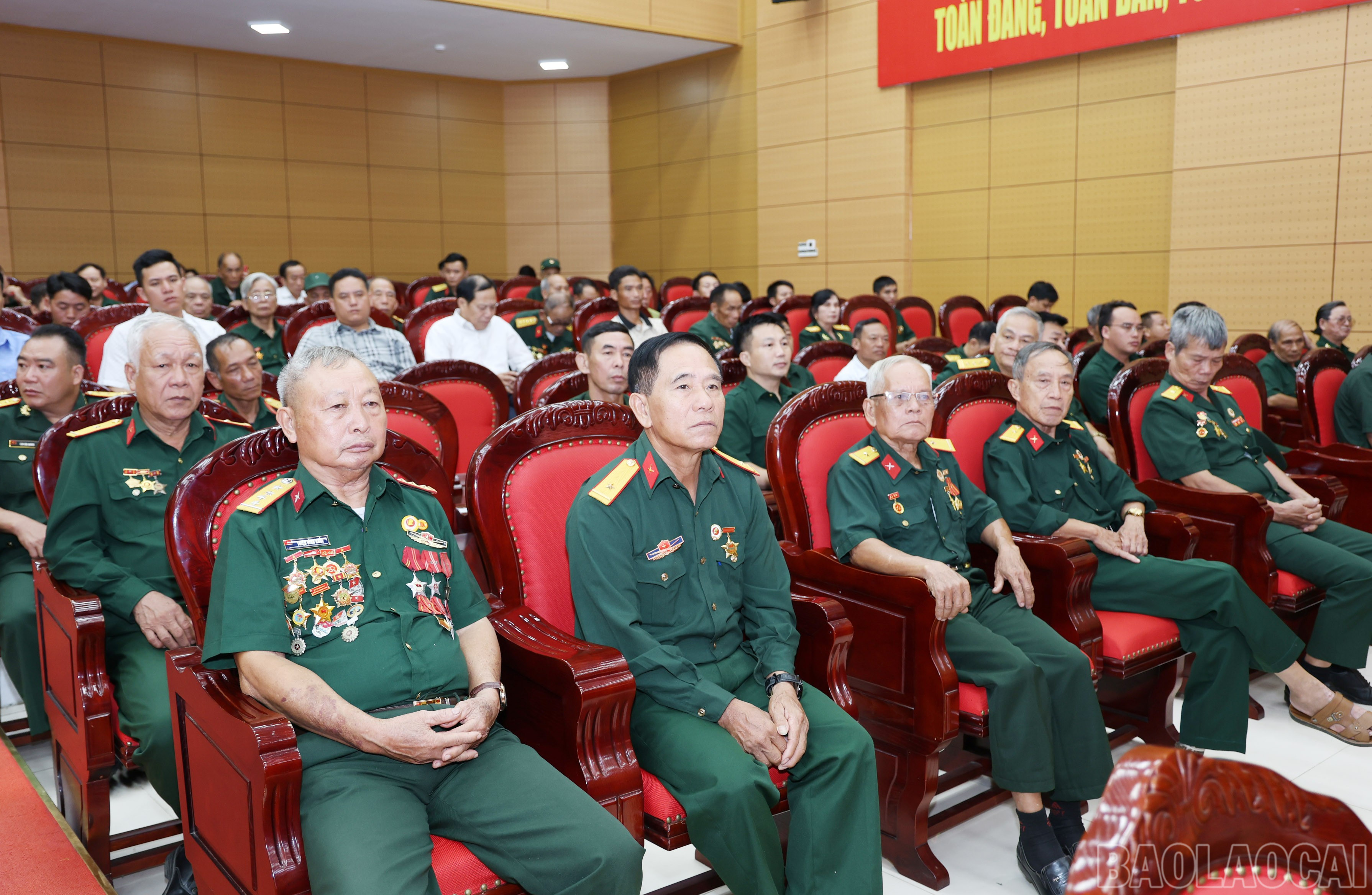 Đại biểu dự buổi gặp mặt. baolaocai-br_img-9946.jpg