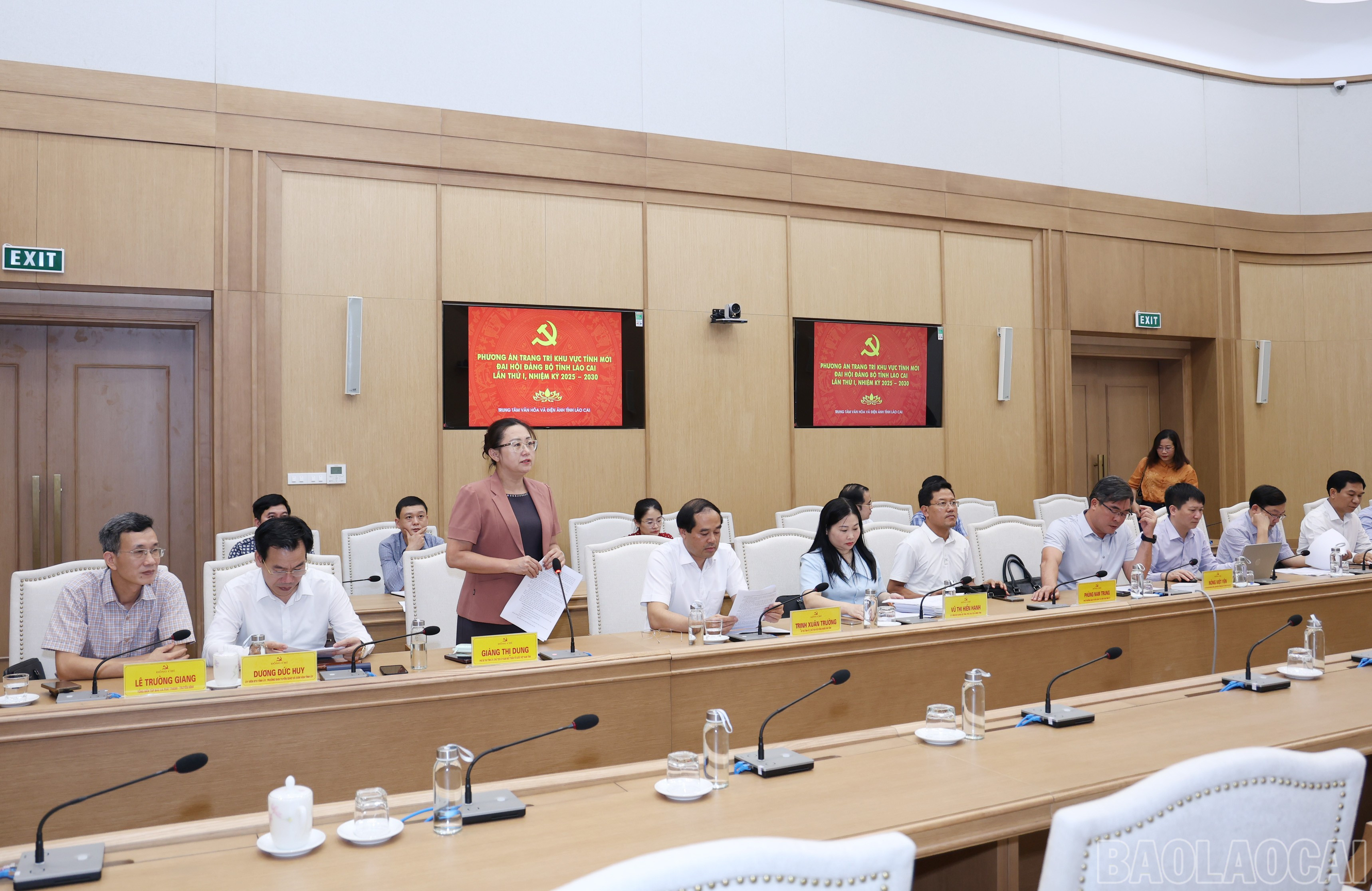 Quang cảnh cuộc họp. baolaocai-br_img-0634.jpg