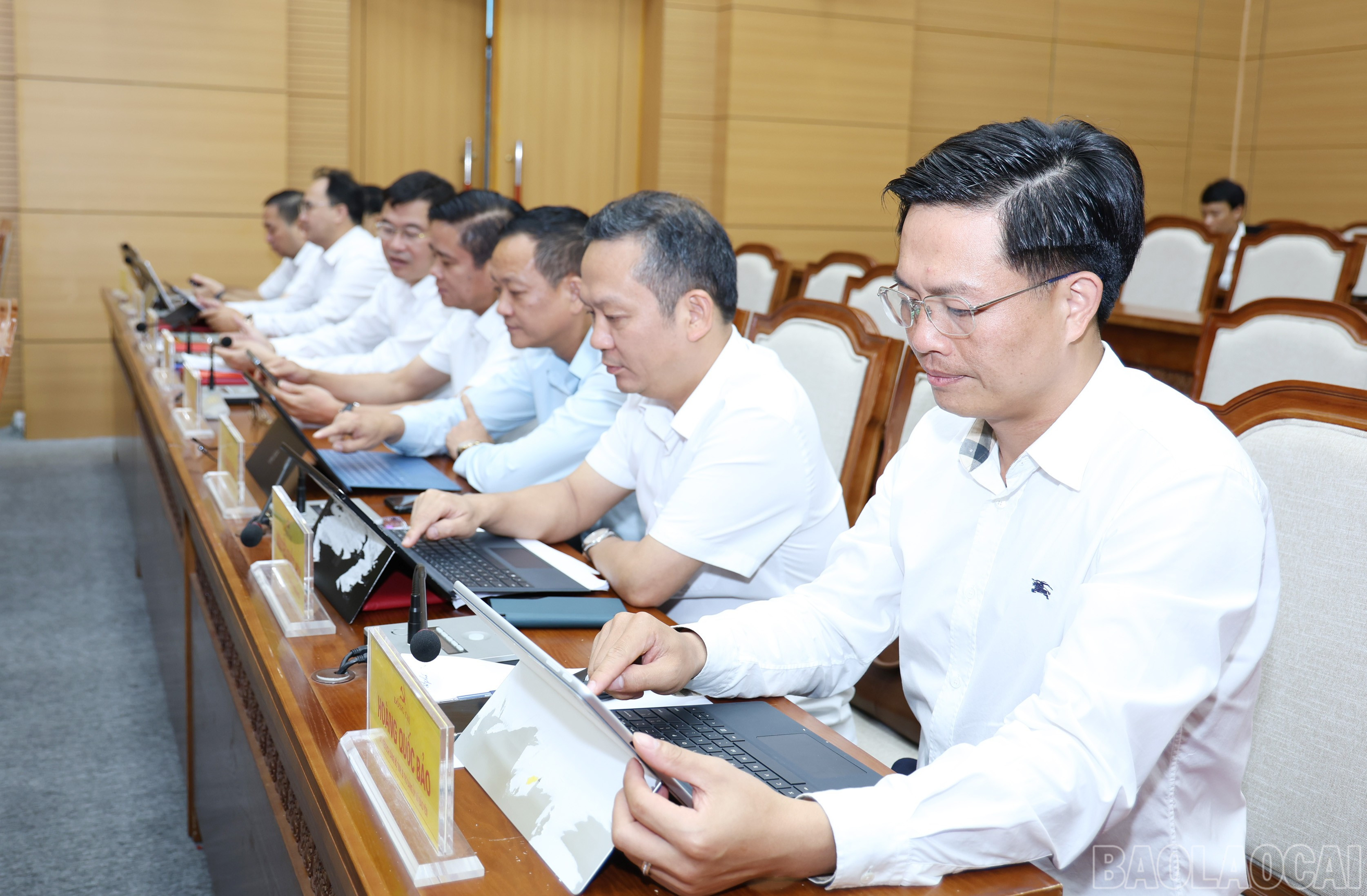 Ứng dụng công nghệ thông tin tại hội nghị. baolaocai-br_img-8749.jpg