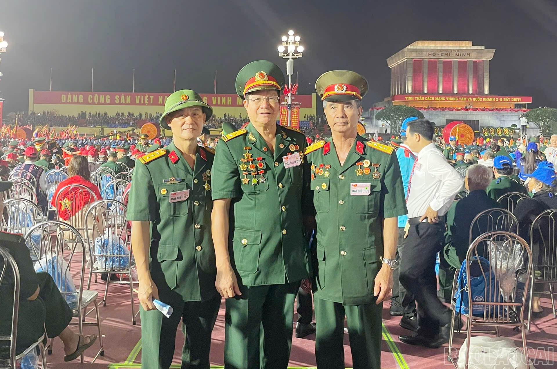 Đoàn đại biểu người có công, người dân tộc, chức sắc tôn giáo tỉnh Lào Cai dự buổi lễ. baolaocai-br_3.jpg