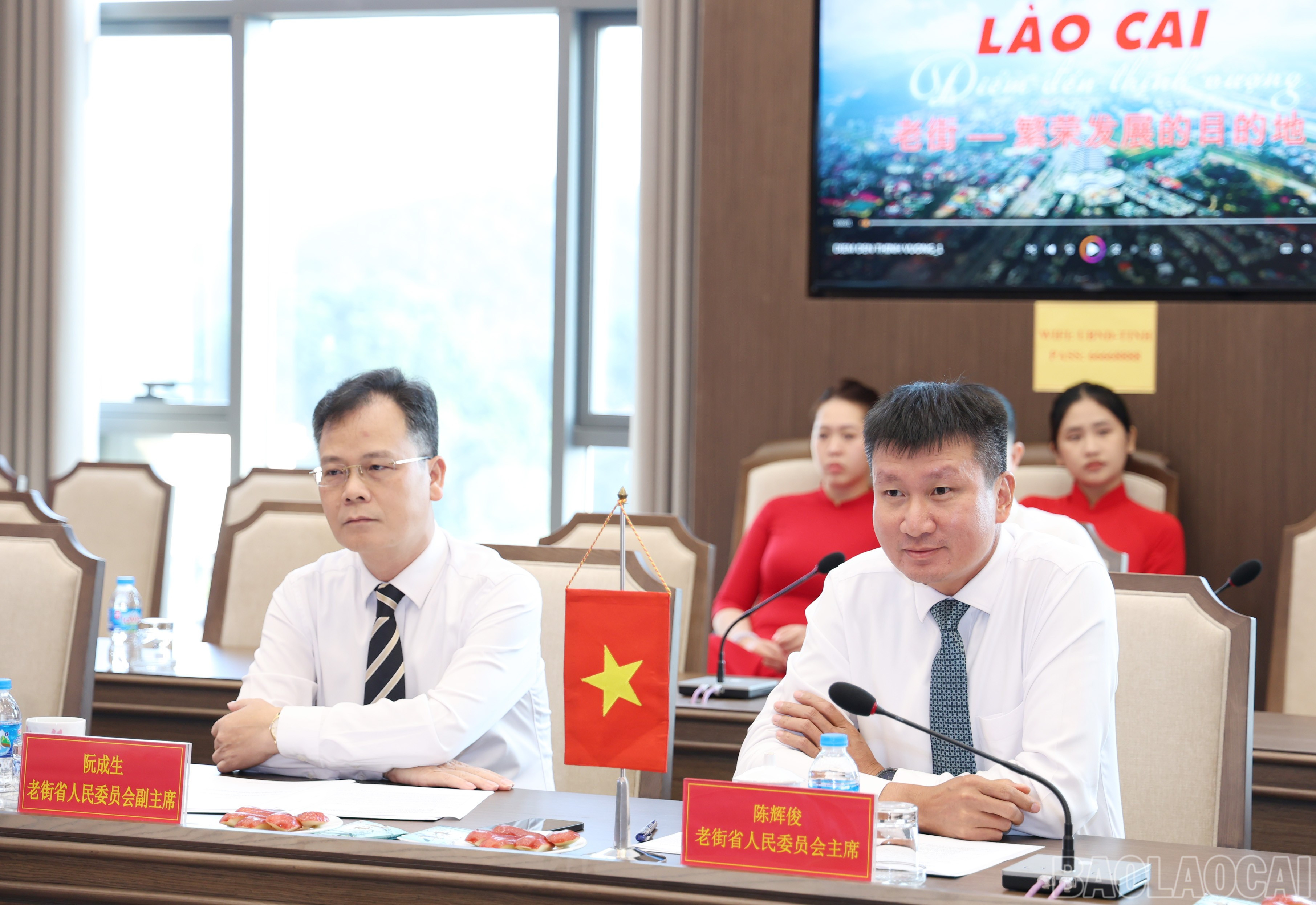 ÔngTrần Huy Tuấn - Phó Bí thư Tỉnh ủy, Chủ tịch UBND tỉnh Lào Cai phát biểu tại lễ ký kết. baolaocai-br_img-1237.jpg