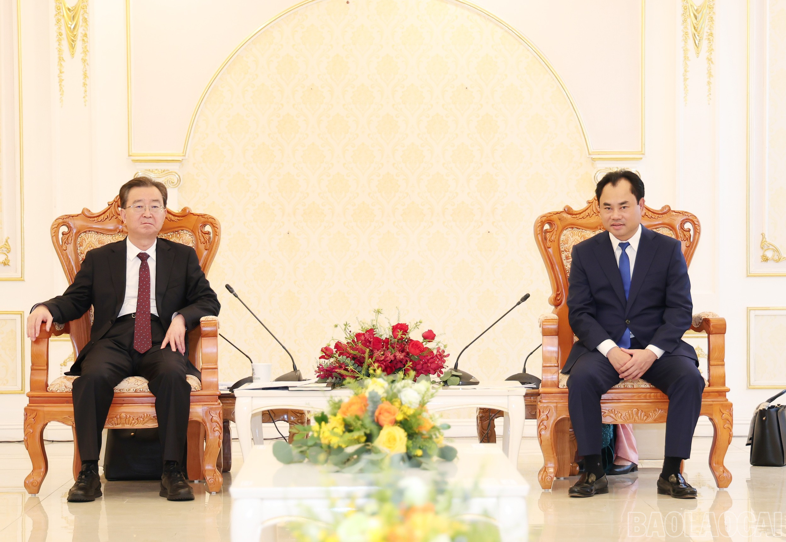 Đồng chí Vương Ninh - Ủy viên Ban Chấp hành Trung ương Đảng cộng sản Trung Quốc, Bí thư Tỉnh ủy, Chủ nhiệm Ủy ban Thường vụ Nhân Đại tỉnh Vân Nam phát biểu tại buổi hội kiến. baolaocai-br_9987.jpg