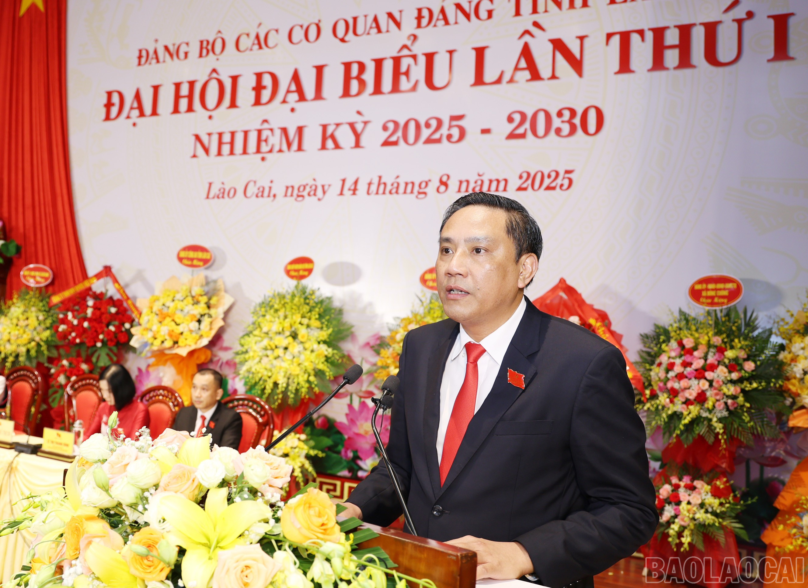 Đồng chí Hoàng Giang, Phó Bí thư Thường trực Tỉnh ủy, Bí thư Đảng ủy Các cơ quan Đảng tỉnh phát biểu khai mạc đại hội. baolaocai-br_img-9323.jpg