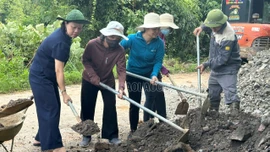 Trên 140 người tham gia hoạt động "Ngày thứ bảy cùng dân"