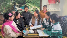 Lặng thầm chắp cánh ước mơ cho học trò trên đỉnh Suối Giàng