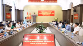 Đoàn khảo sát của Ủy ban Văn hóa và Xã hội của Quốc hội làm việc với UBND tỉnh Lào Cai về phát triển giáo dục