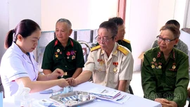 Truyền hình Nhân đạo phối hợp Hội Chữ thập đỏ tỉnh Lào Cai tổ chức Chương trình "Tri ân tháng 7" tại Phường Nghĩa Lộ