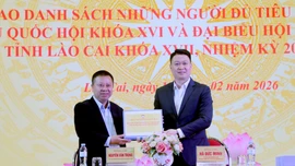 Bàn giao danh sách những người đủ tiêu chuẩn ứng cử đại biểu Quốc hội khóa XVI và đại biểu HĐND tỉnh khóa XVII, nhiệm kỳ 2026 - 2031