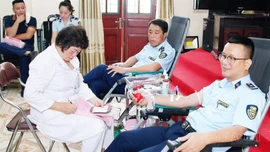 Những giọt máu hồng dệt nên mạch sống cộng đồng