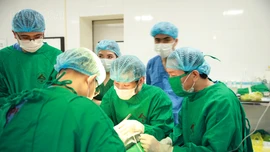 Bệnh viện Đa khoa số 2 tỉnh Lào Cai thực hiện thành công ca ghép thận từ người hiến sống