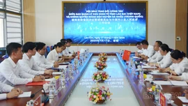 Hội đàm trao đổi công tác giữa Ban Quản lý khu kinh tế tỉnh Lào Cai và Chính quyền Nhân dân huyện Hà Khẩu