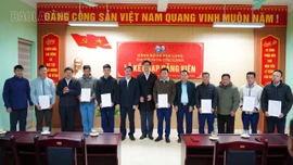 Góp phần xây dựng tổ chức Đảng vùng biên vững mạnh