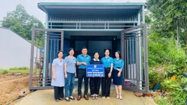 Công đoàn phường Lào Cai: Trao kinh phí hỗ trợ 2 nhà “Mái ấm Công đoàn”