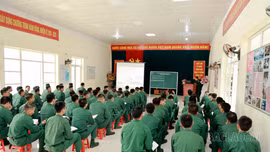 Giáo dục truyền thống cho chiến sĩ trẻ