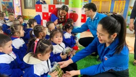 Viết tiếp niềm tin sắt son với Đảng