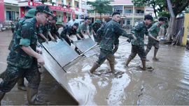 Bộ đội – trái tim giữa vùng lũ