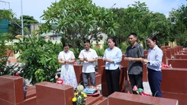 Đoàn công tác Báo Lào Cai dâng hương tưởng nhớ Nhà văn, Nhà báo, Liệt sĩ Bùi Nguyên Khiết