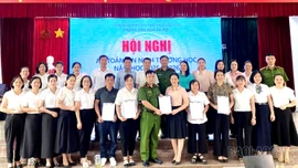 Ký cam kết đảm bảo an ninh, an toàn với các trường học trên địa bàn phường Lào Cai