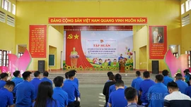 Khai mạc lớp tập huấn chuyên môn về thể dục - thể thao, phòng chống đuối nước