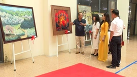 Khai mạc Triển lãm mỹ thuật “Vẻ đẹp, con người Lào Cai”