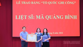 Lục Yên trao Bằng “Tổ quốc ghi công” cho thân nhân liệt sĩ Mã Quảng Bình